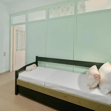 Villa Red Queen Main Szfakerá