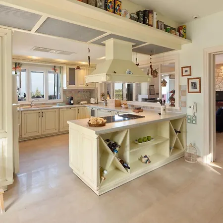 Red Queen Main Villa Sfakerá