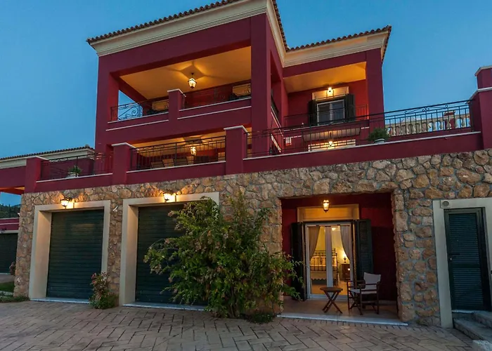 Villa Red Queen Main