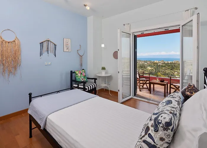 Red Queen Main Villa