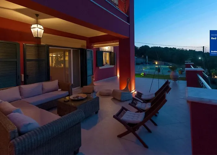 Villa Red Queen Main